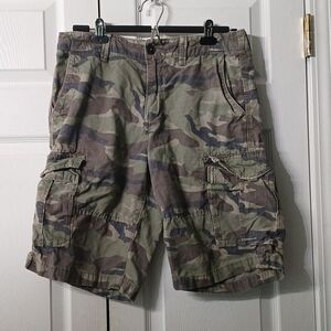 American Eagle Outfitters Longboard Camo shorts  Sz 30 EUC
